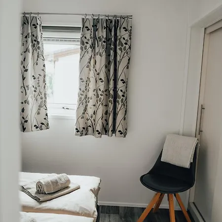 Apartment Ufergeheimnis - Am Guelser Moselbogen 20 *