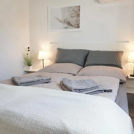 Lejlighed Ufergeheimnis Am Guelser Moselbogen I 2 Sz I 5 Gaeste I Badebucht I Grill I Garten *