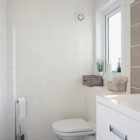 Ufergeheimnis Am Guelser Moselbogen I 2 Sz I 5 Gaeste I Badebucht I Grill I Garten Appartement Koblenz (Rhineland-Palatinate)