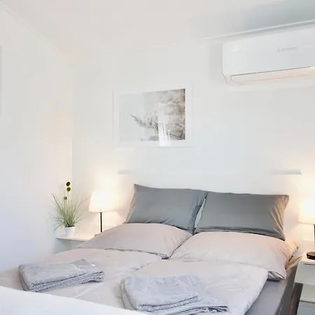 Ufergeheimnis Am Guelser Moselbogen I 2 Sz I 5 Gaeste I Badebucht I Grill I Garten *