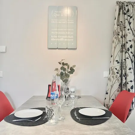 Ufergeheimnis Am Guelser Moselbogen I 2 Sz I 5 Gaeste I Badebucht I Grill I Garten * Koblenz (Rhineland-Palatinate)