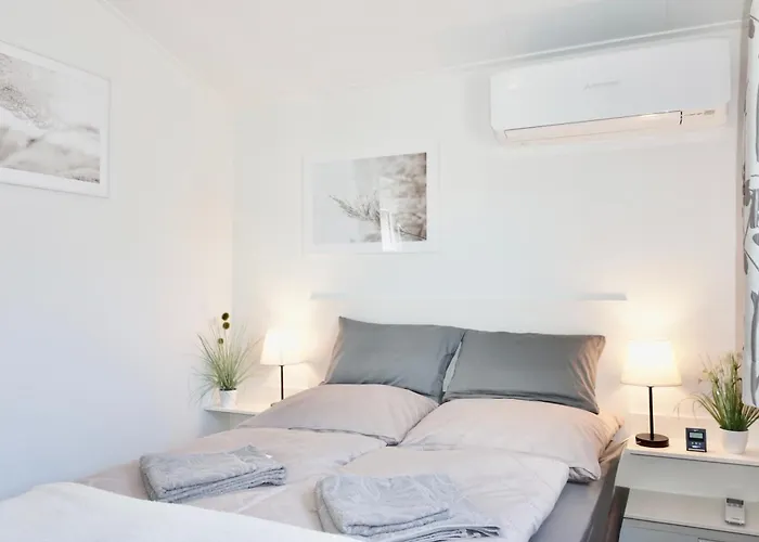 Ufergeheimnis Am Guelser Moselbogen I 2 Sz I 5 Gaeste I Badebucht I Grill I Garten *